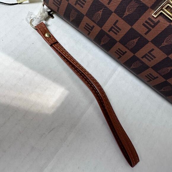 New London Fog cognac brown Amelia Wristlet wallet - Picture 7 of 7